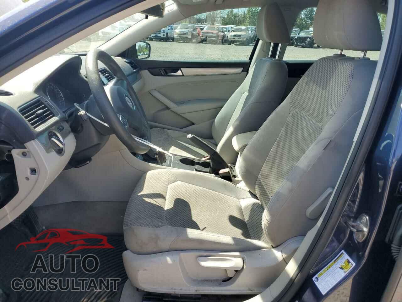 VOLKSWAGEN PASSAT 2013 - 1VWAP7A31DC024245