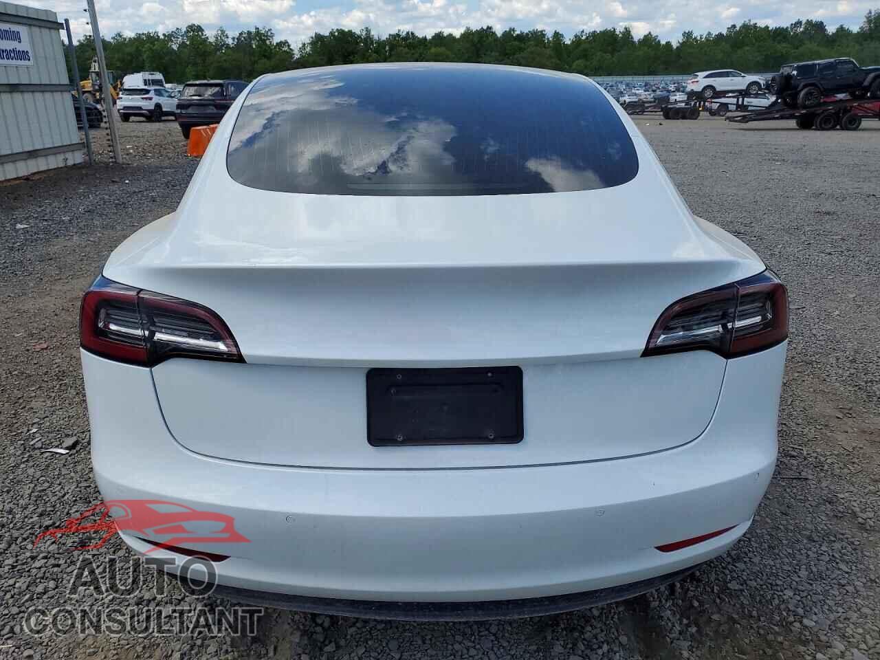 TESLA MODEL 3 2020 - 5YJ3E1EB2LF667396
