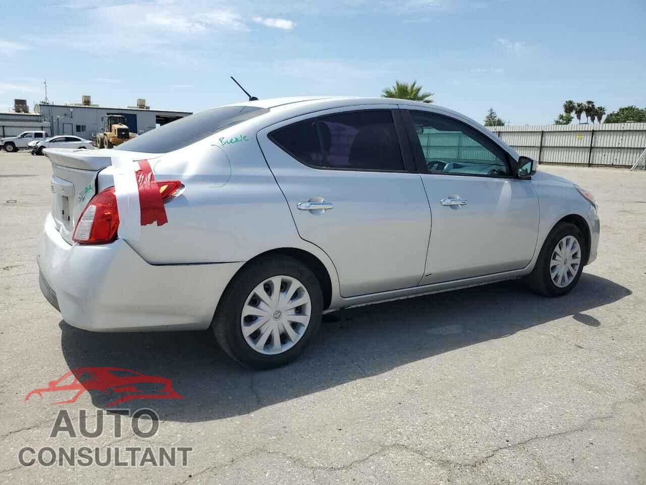 NISSAN VERSA 2018 - 3N1CN7AP1JK442043