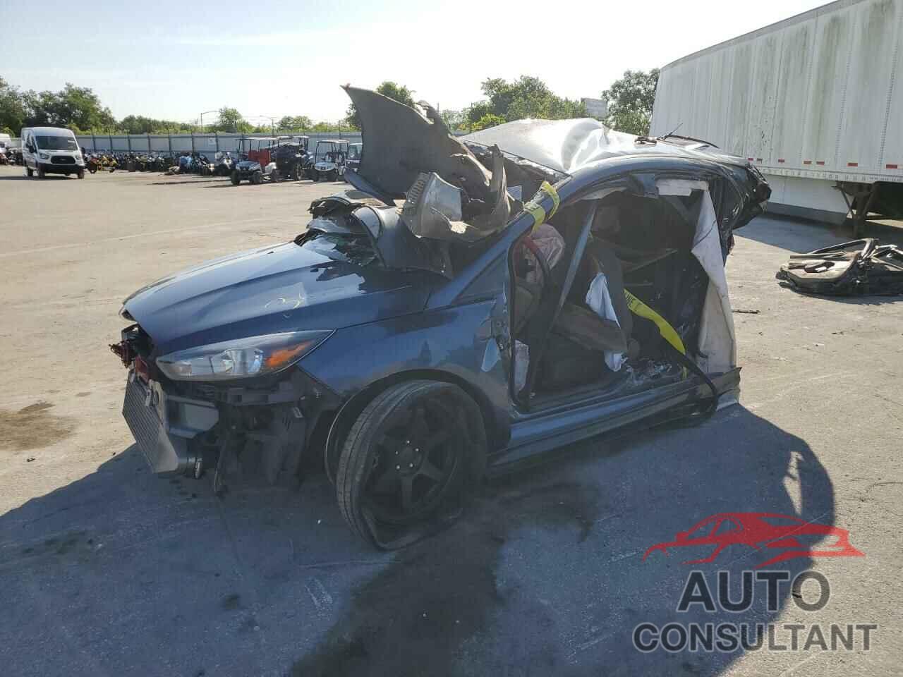 FORD FOCUS 2018 - 1FADP3L94JL266197