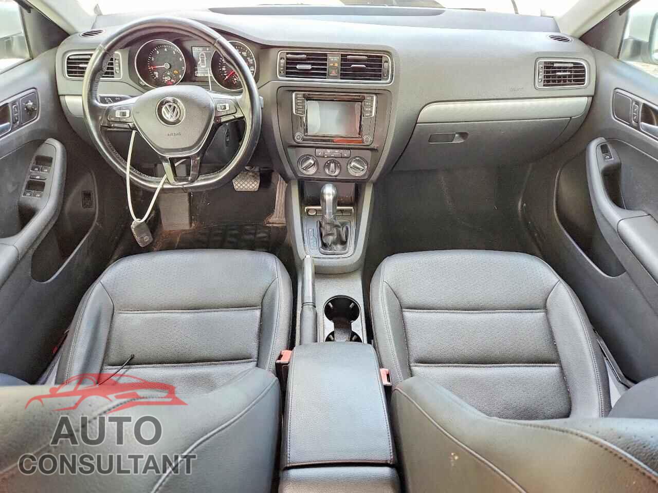 VOLKSWAGEN JETTA SE 2017 - 3VWDB7AJ0HM270525