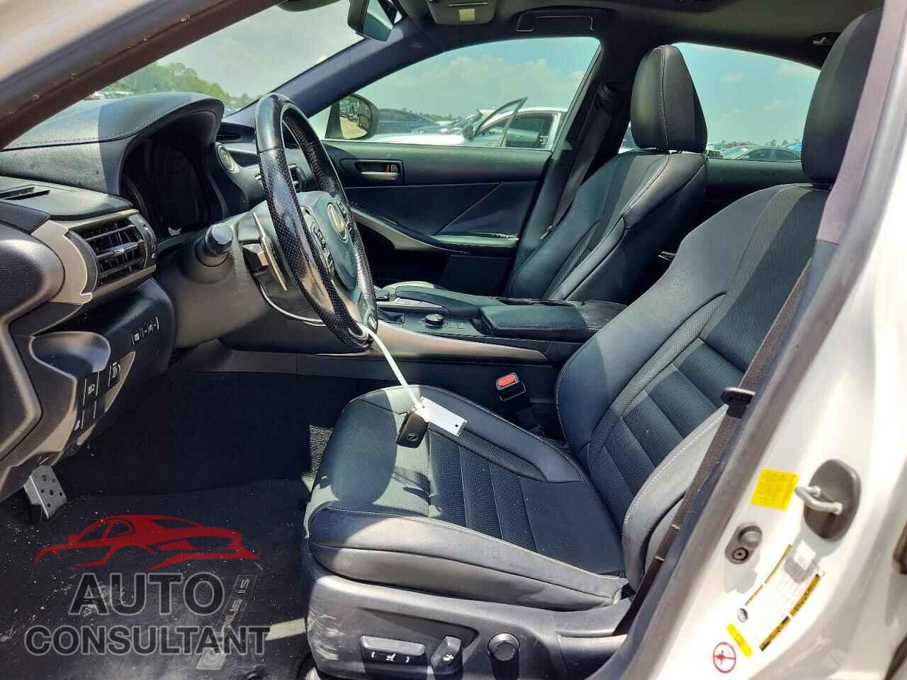 LEXUS IS 2017 - JTHBA1D22H5055053