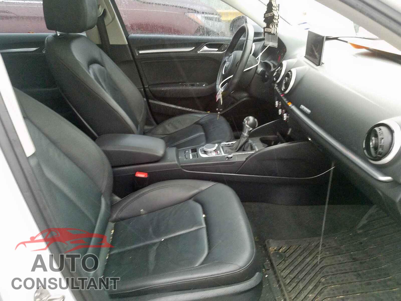 AUDI A3 2015 - WAUEFGFF8F1040786