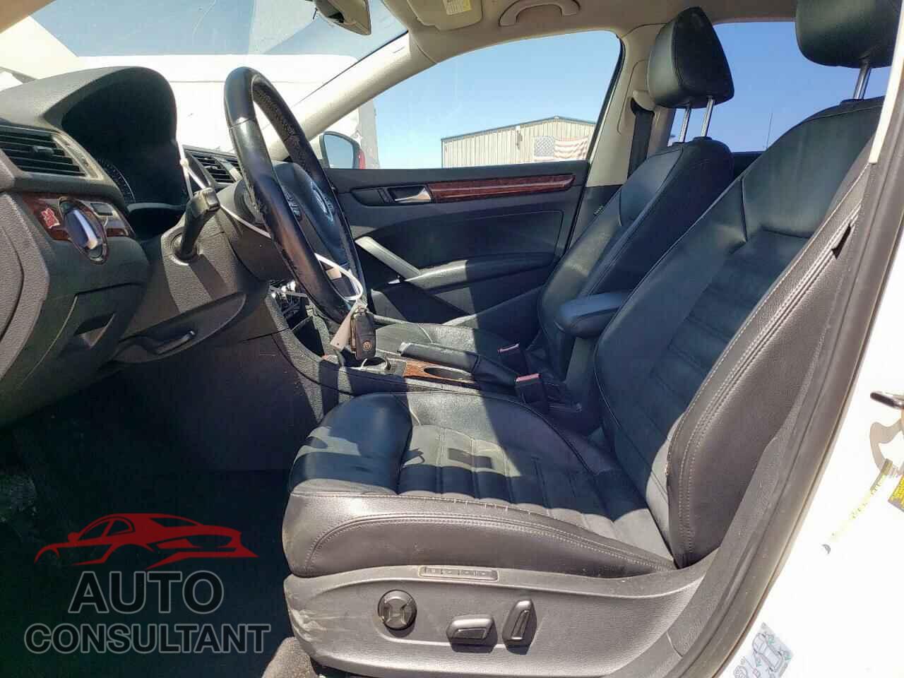 VOLKSWAGEN PASSAT 2013 - 1VWCM7A36DC044461