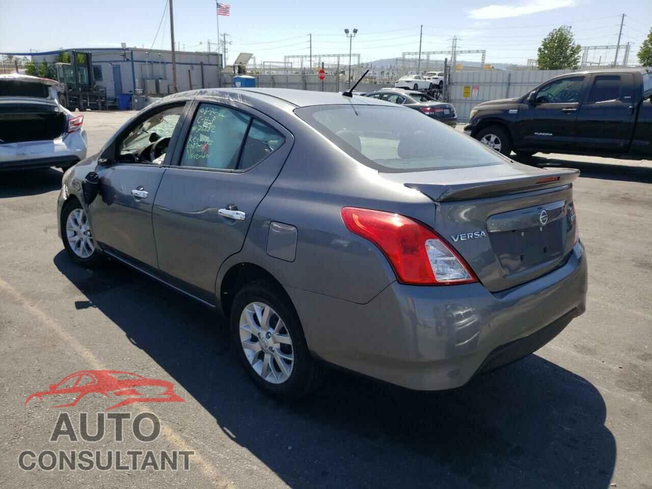NISSAN VERSA 2018 - 3N1CN7AP2JL879026