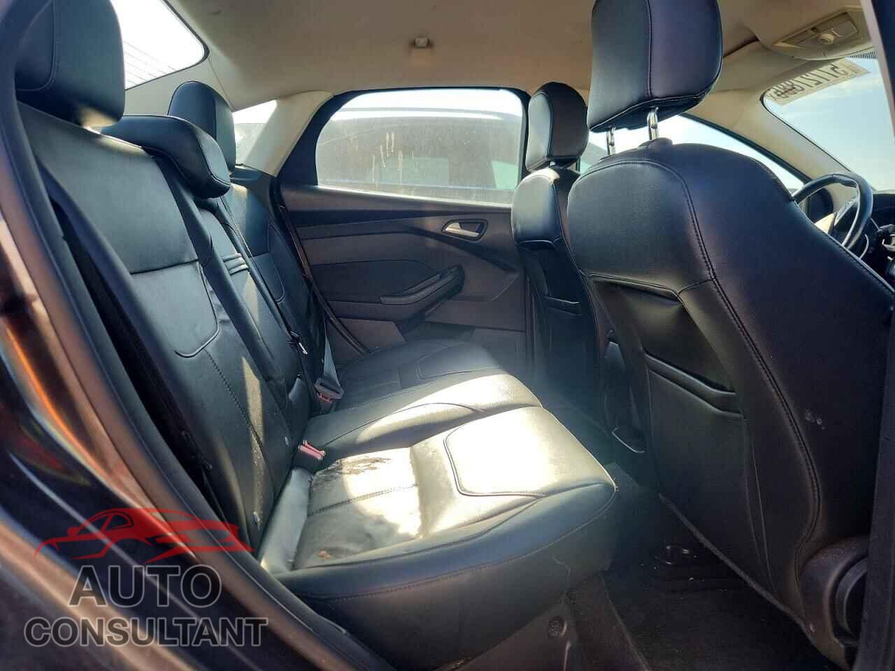 FORD FOCUS 2015 - 1FADP3F20FL227922
