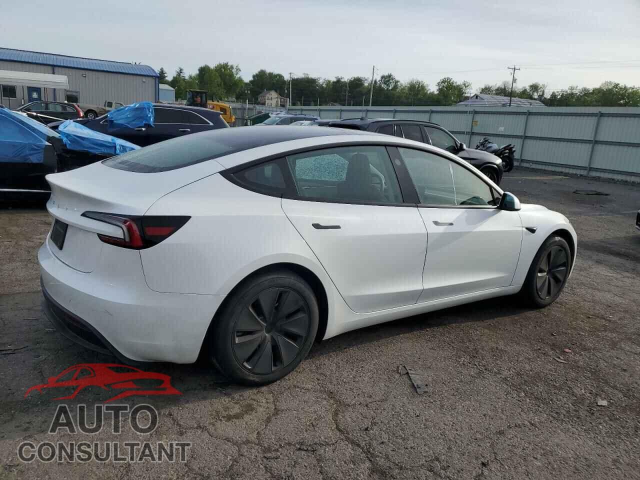 TESLA MODEL 3 2024 - 5YJ3E1EA0RF830904