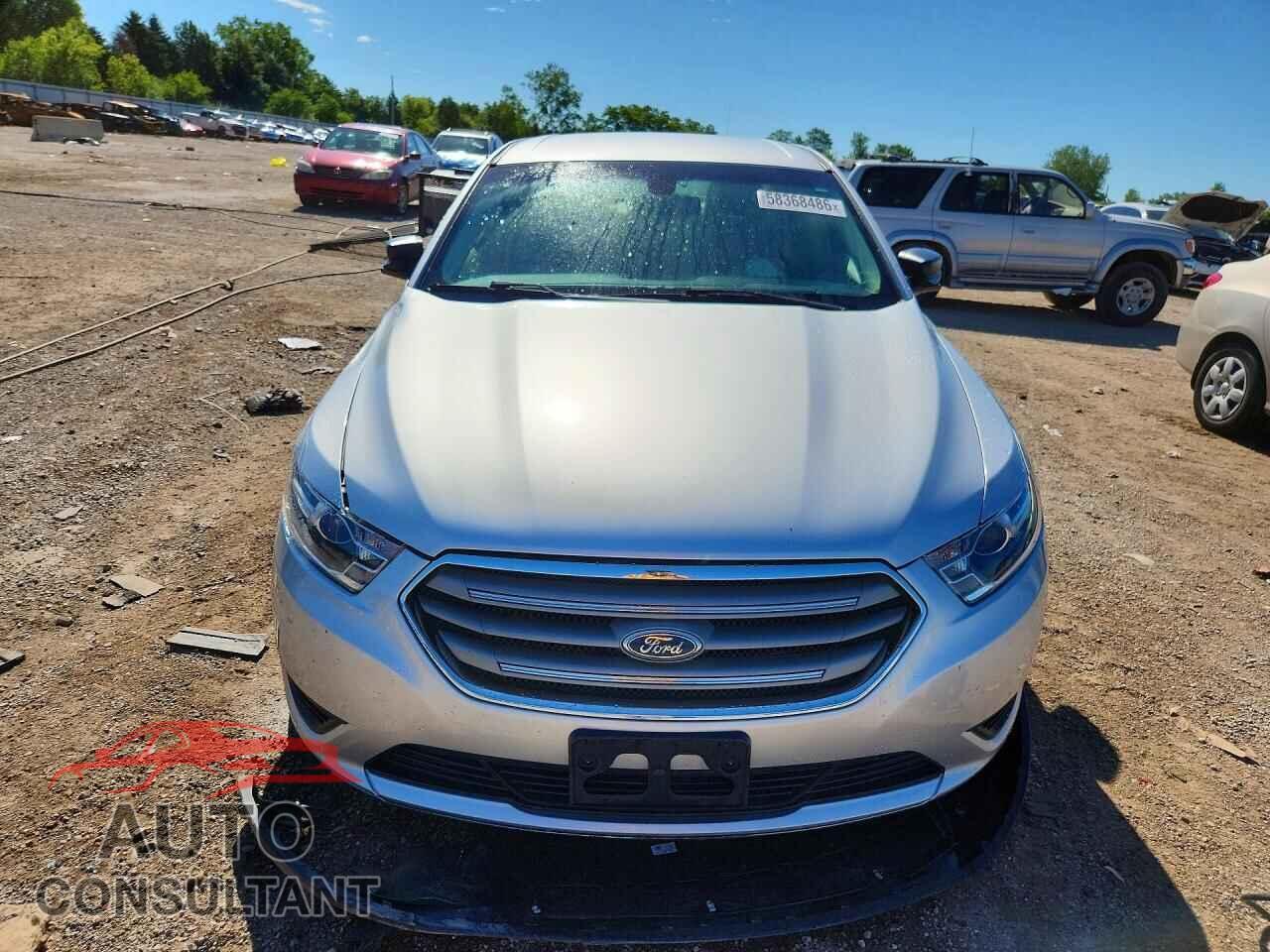 FORD TAURUS 2017 - 1FAHP2D88HG136010