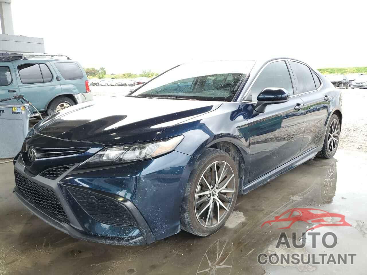 TOYOTA CAMRY 2021 - 4T1G11AKXMU554903