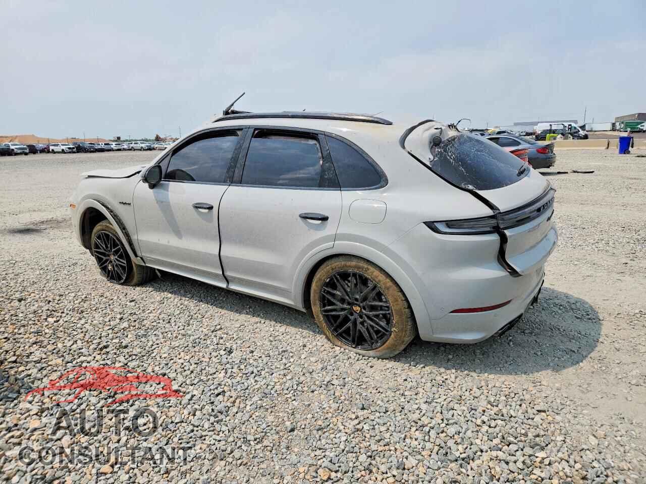 PORSCHE CAYENNE 2024 - WP1AM2AY8RDA48309