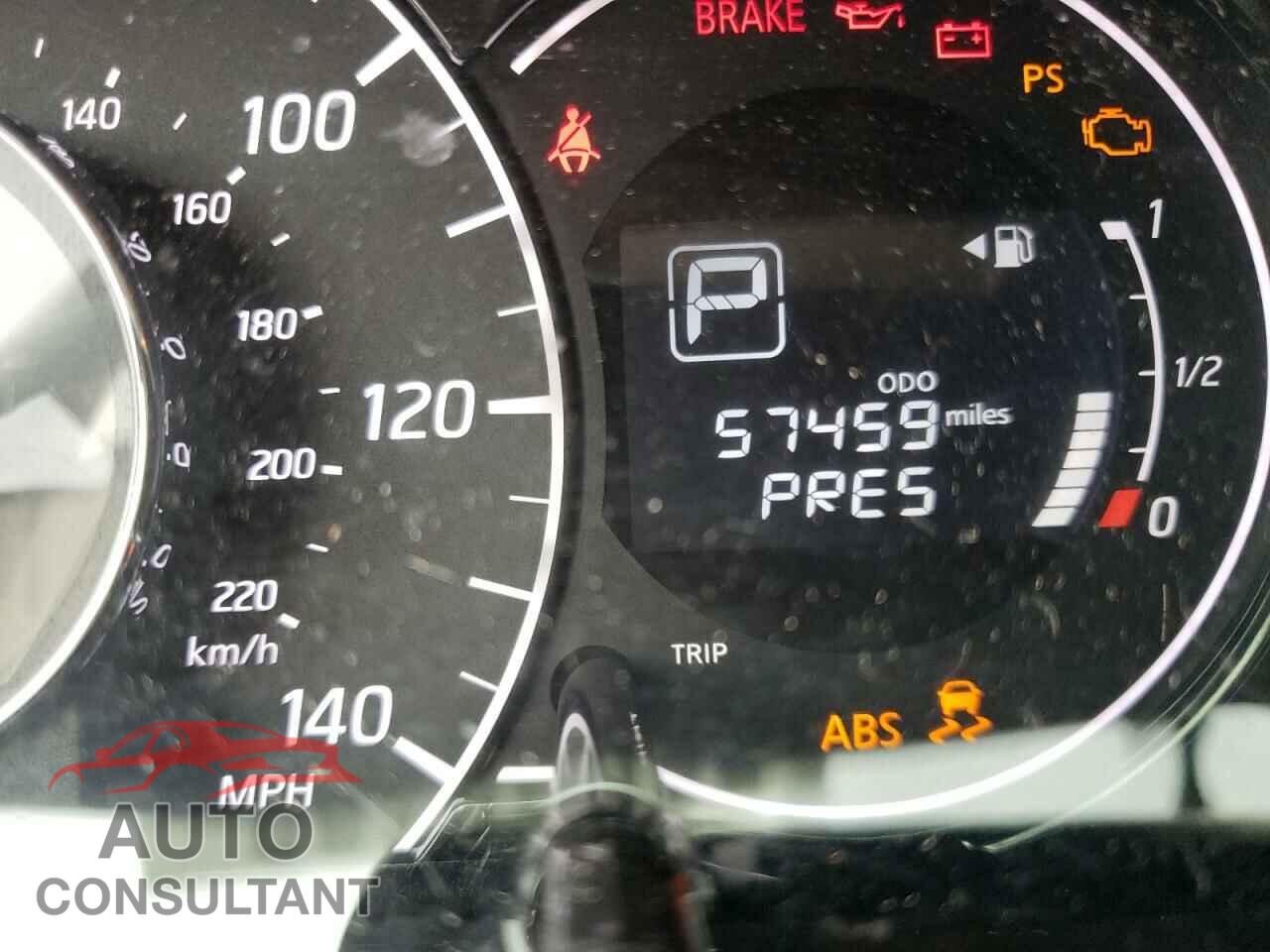 NISSAN VERSA 2018 - 3N1CE2CP2JL366391
