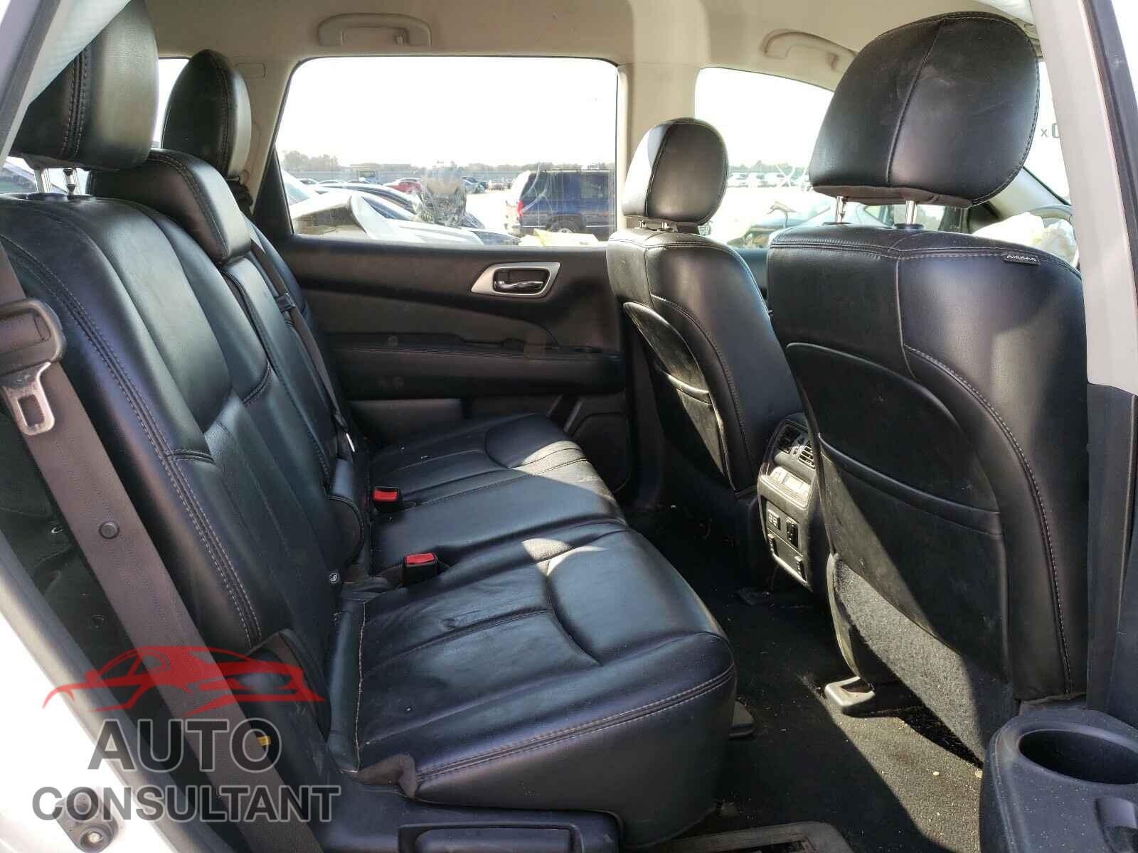NISSAN PATHFINDER 2017 - 5N1DR2MN2HC665920
