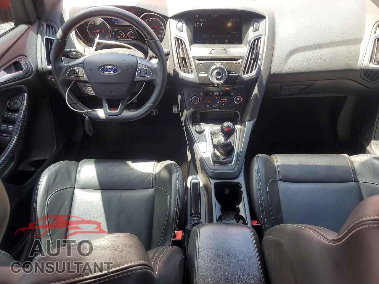 FORD FOCUS 2017 - 1FADP3L94HL221108
