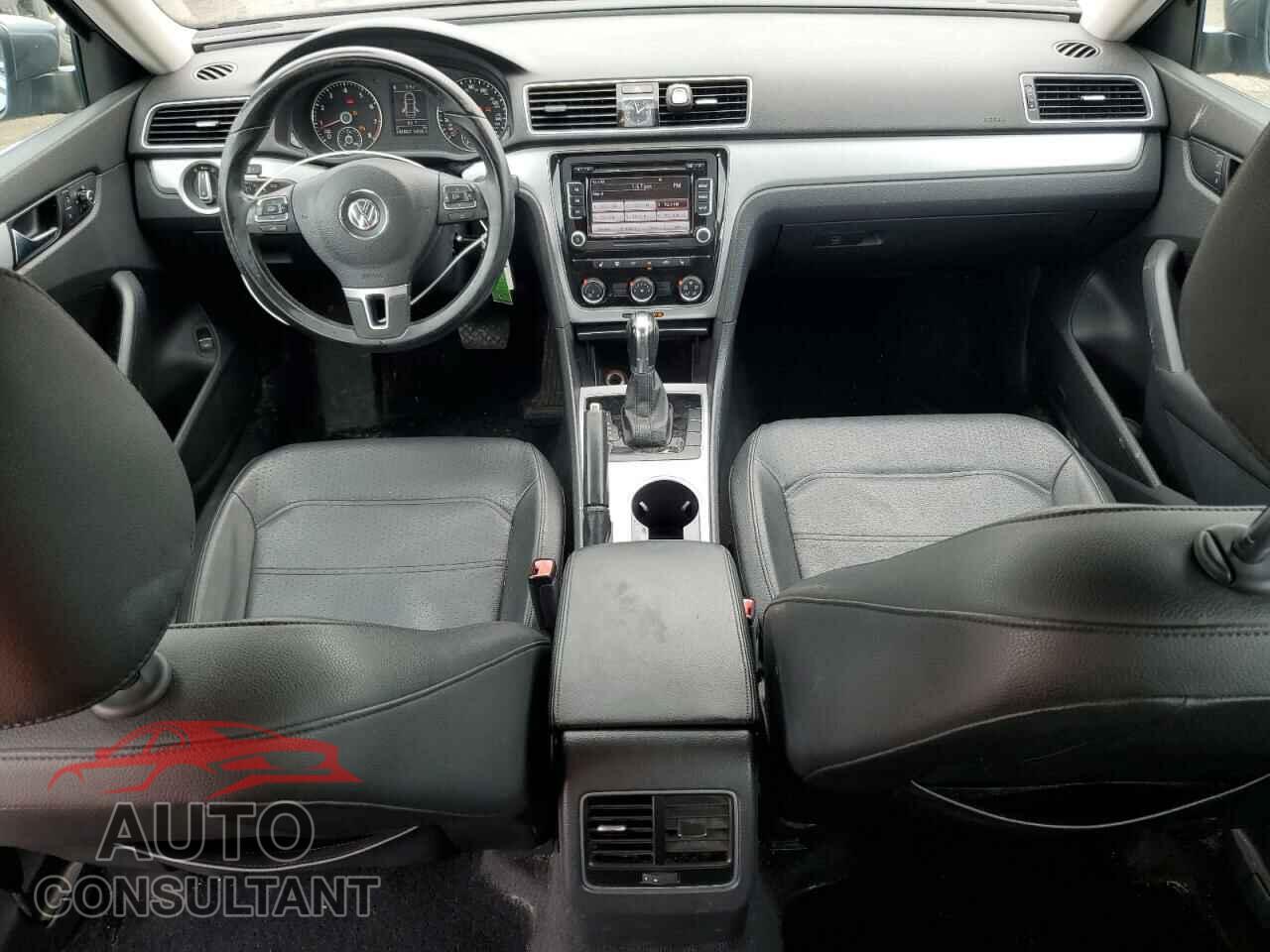 VOLKSWAGEN PASSAT 2013 - 1VWBP7A30DC018151