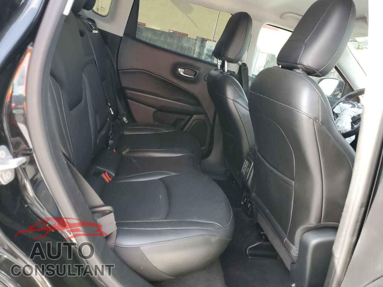 JEEP COMPASS 2019 - 3C4NJCCB6KT667601