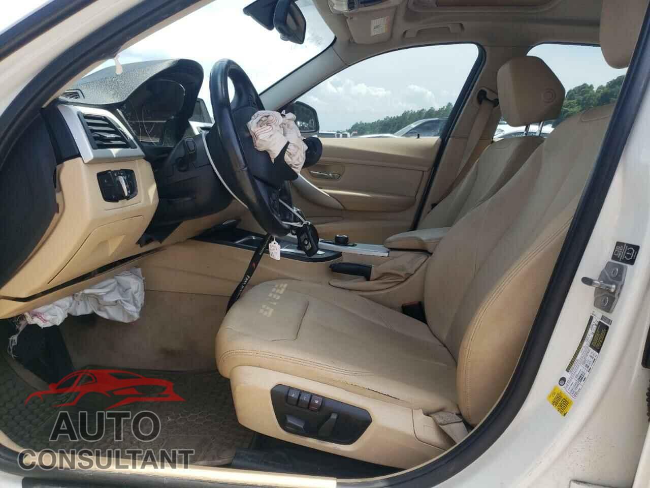 BMW 3 SERIES 2013 - WBA3A5C59DF602085