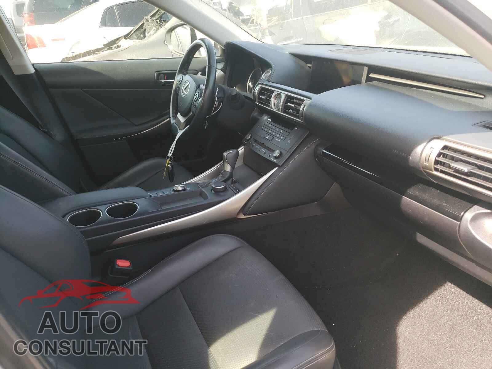 LEXUS IS 2016 - JTHBA1D2XG5010425