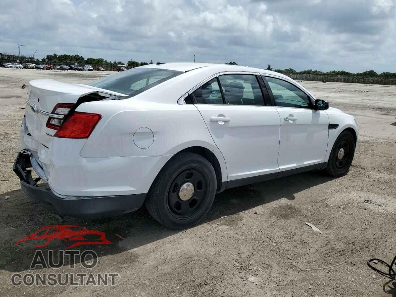FORD TAURUS 2018 - 1FAHP2L89JG114864