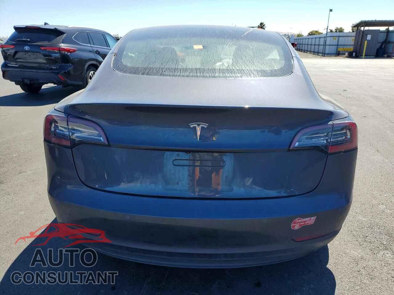 TESLA MODEL 3 2018 - 5YJ3E1EA5JF102032