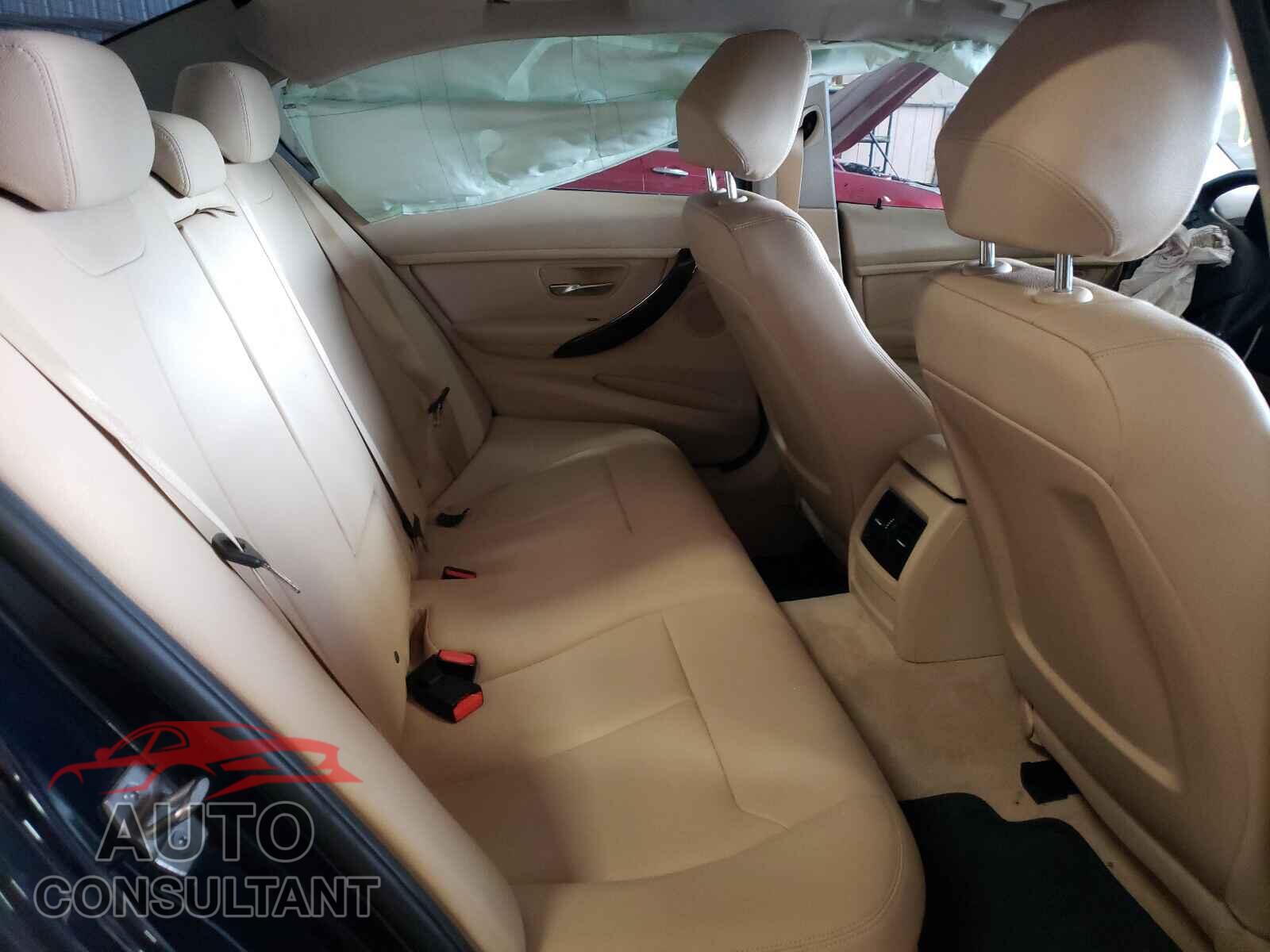 BMW 3 SERIES 2016 - WBA8E1G5XGNU10438