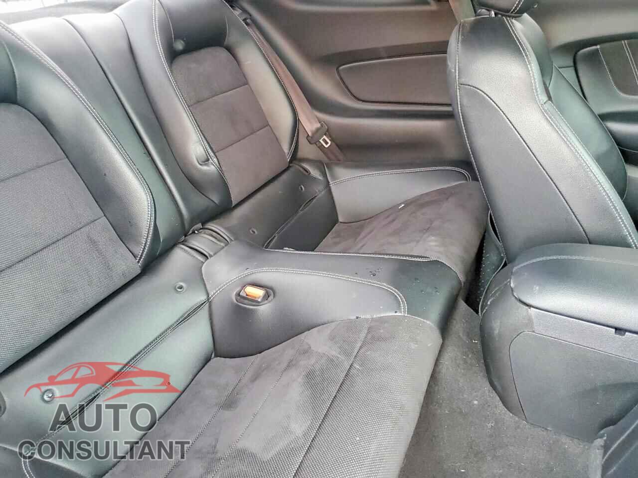 FORD MUSTANG 2021 - 1FA6P8TH2M5156433