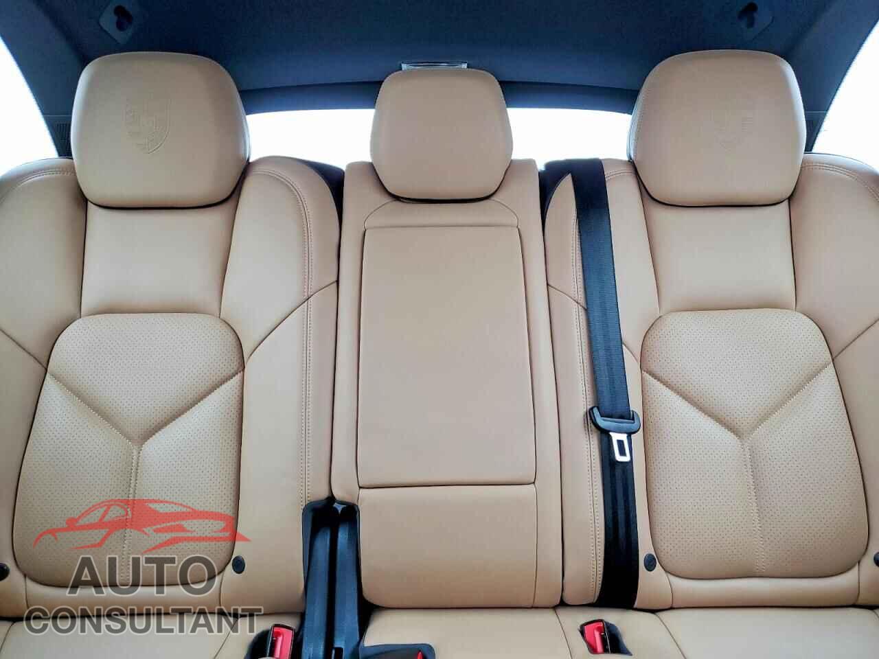 PORSCHE CAYENNE 2018 - WP1AA2A28JKA07635