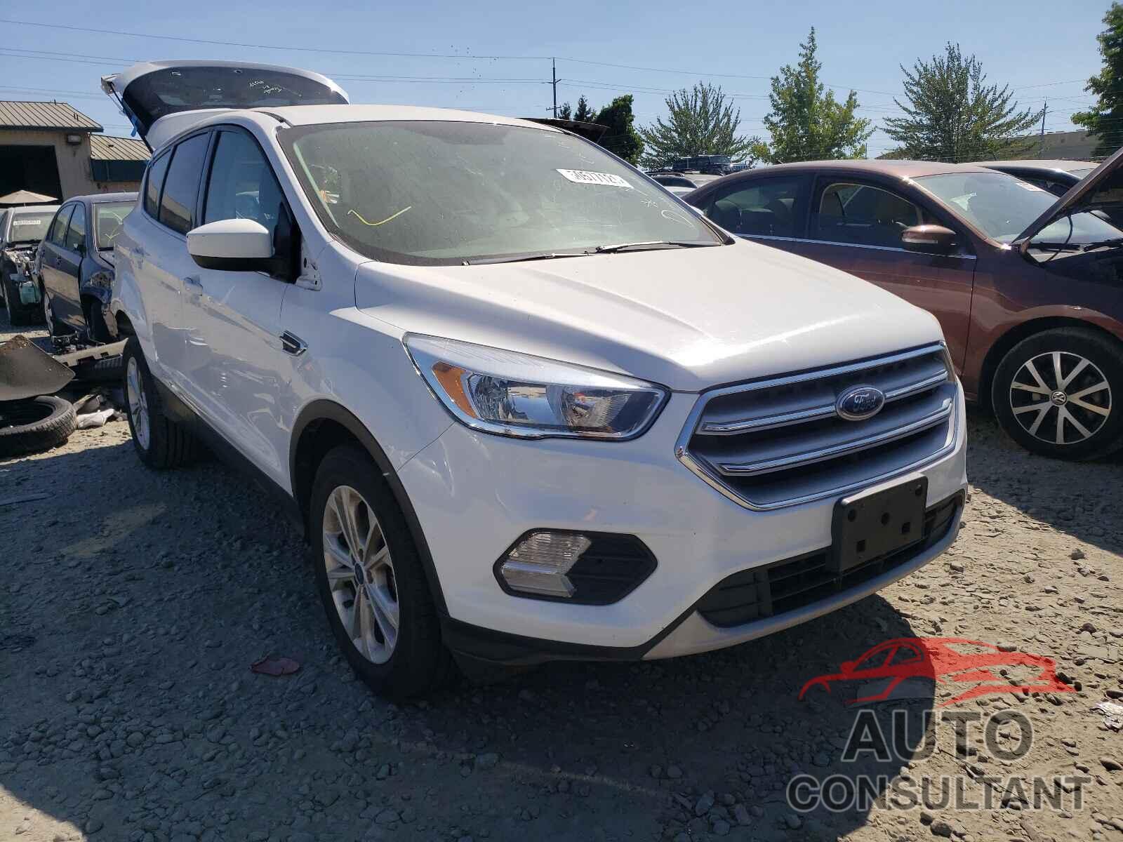 FORD ESCAPE 2017 - 1FMCU0G92HUD45777