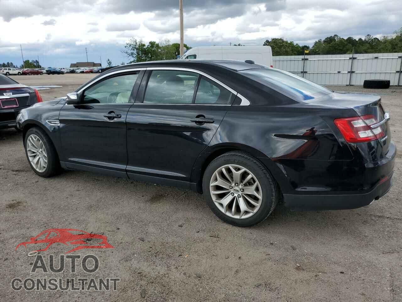FORD TAURUS 2018 - 1FAHP2F82JG101546