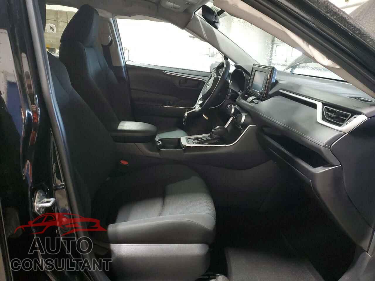TOYOTA RAV4 2021 - 2T3F1RFVXMC195798