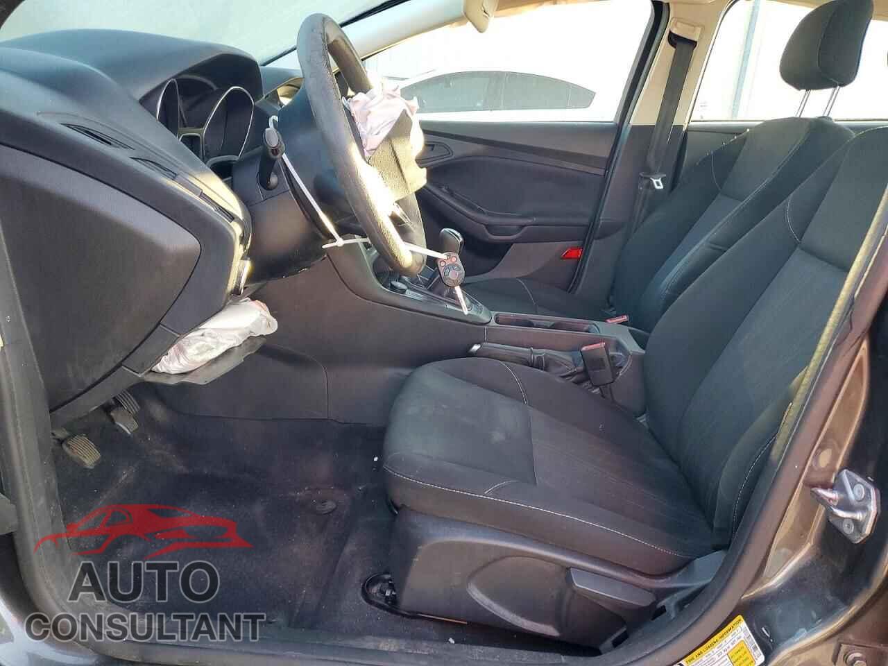 FORD FOCUS 2018 - 1FADP3E29JL234538
