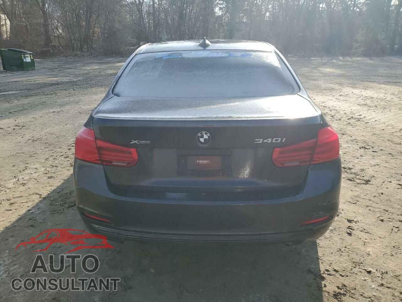 BMW 3 SERIES 2017 - WBA8B7C57HK858155
