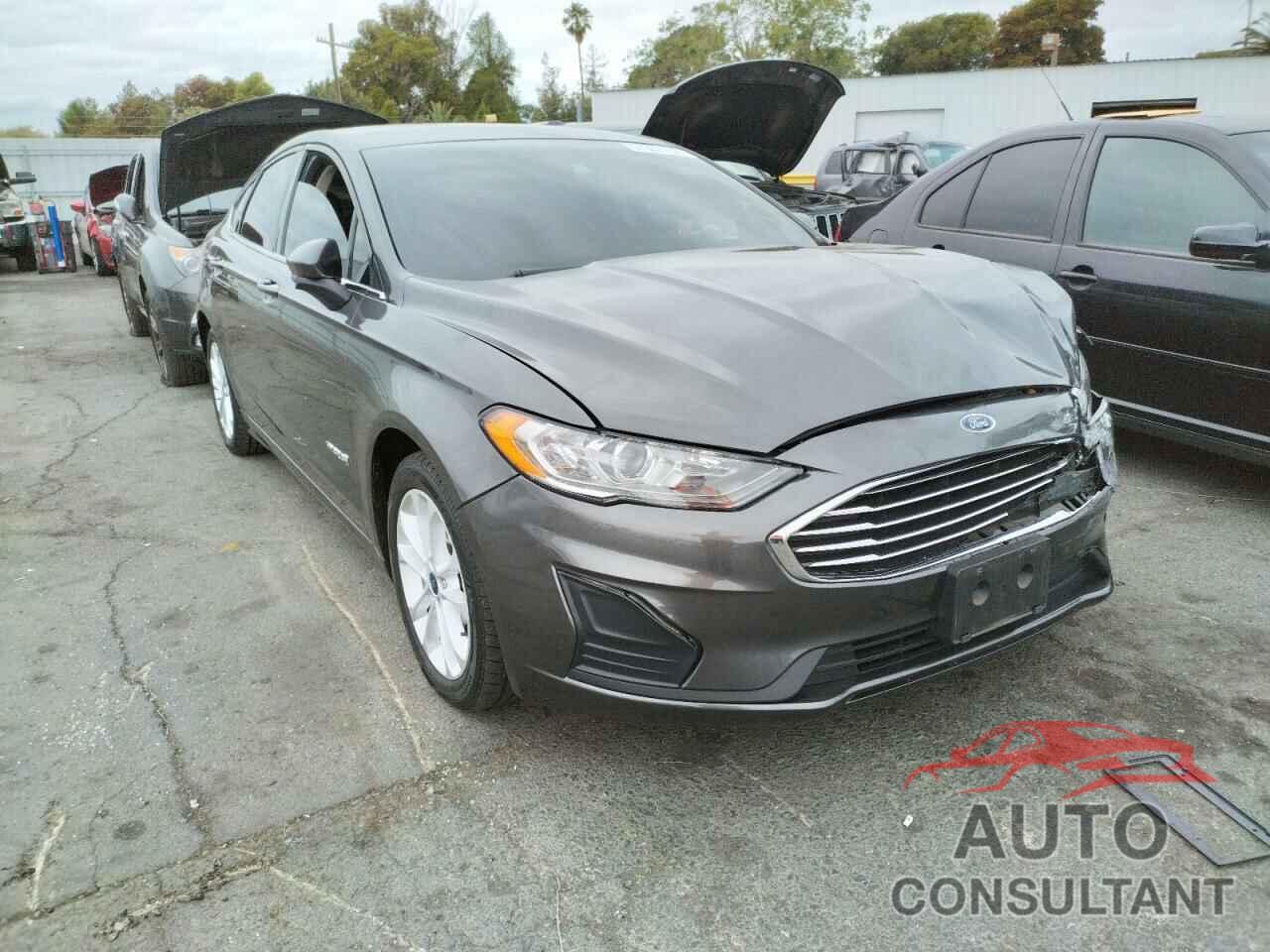 FORD FUSION 2019 - 3FA6P0LU5KR104545