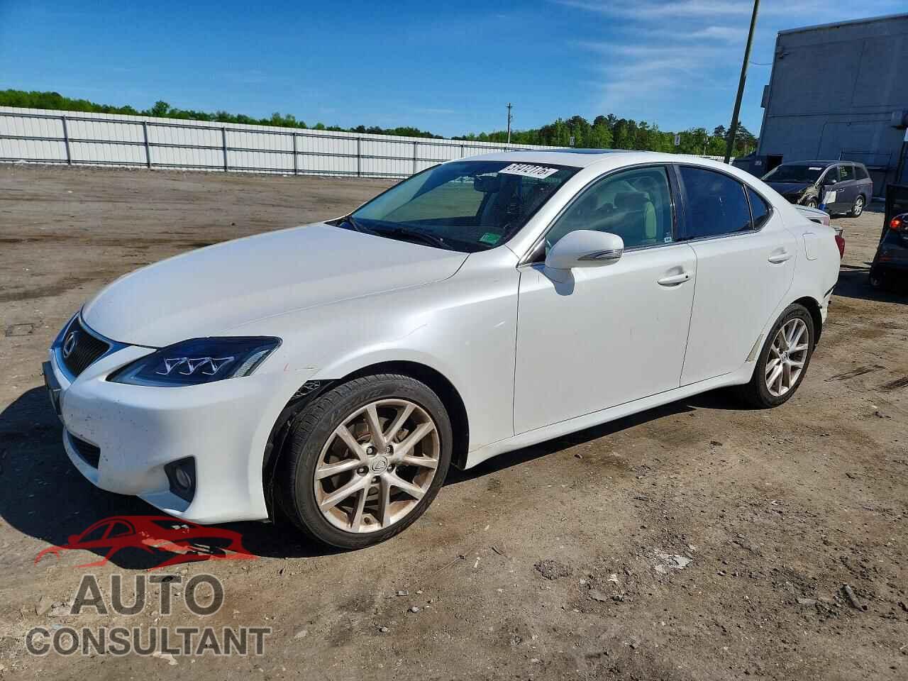 LEXUS IS 2011 - JTHBF5C25B5156640