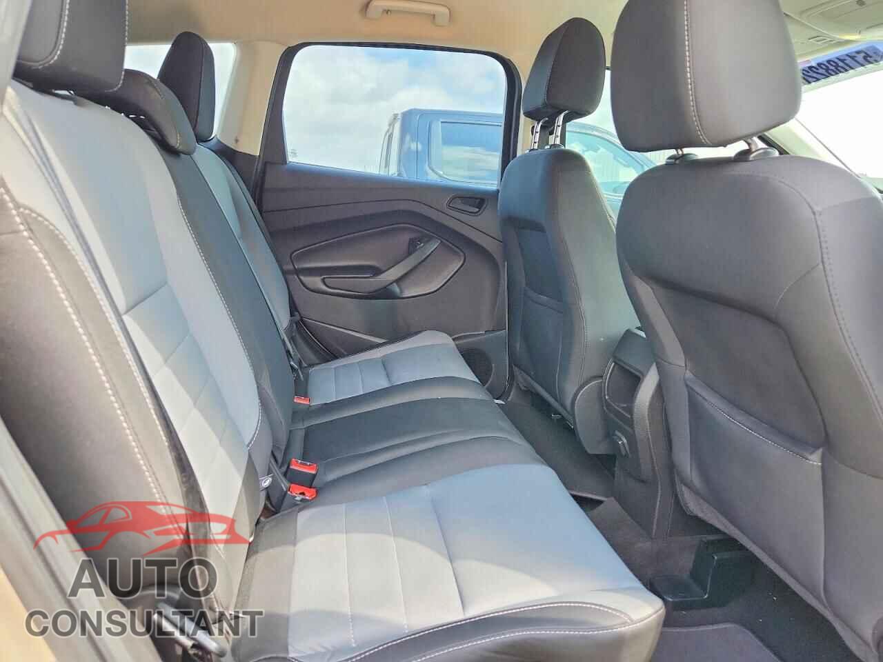FORD ESCAPE 2017 - 1FMCU0F72HUD76365