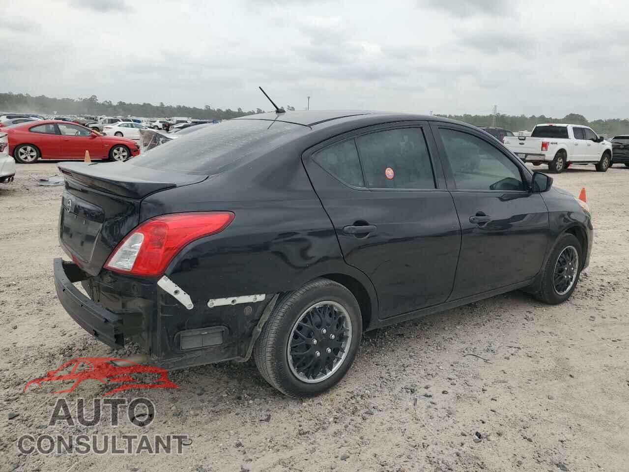 NISSAN VERSA 2017 - 3N1CN7AP3HL884911