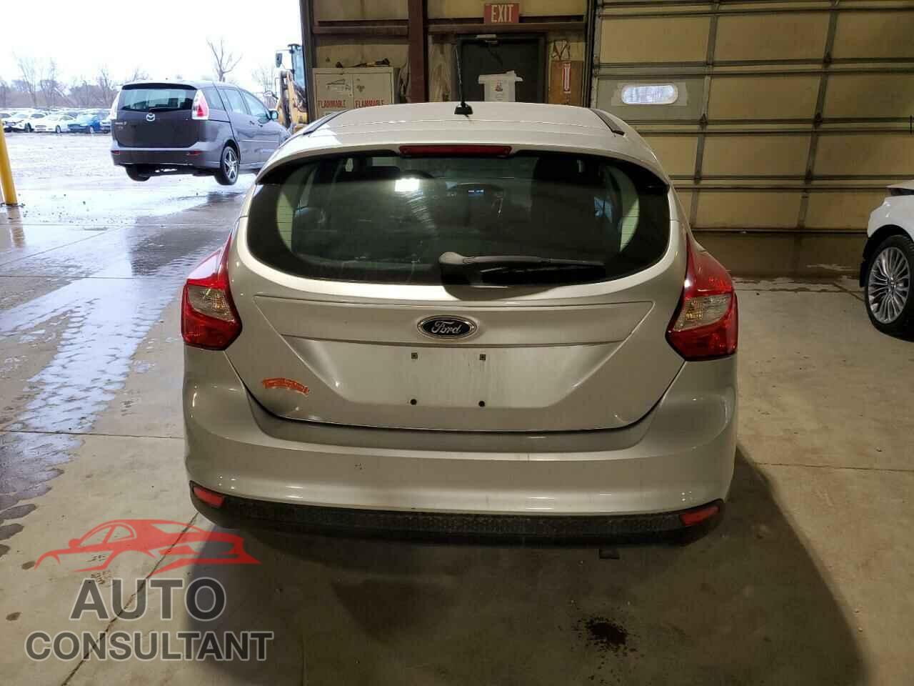 FORD FOCUS 2012 - 1FAHP3M28CL316475