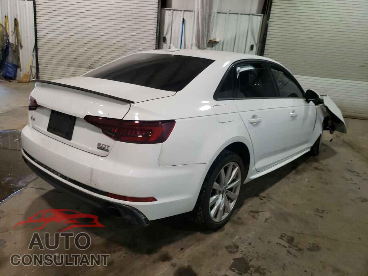AUDI A4 2018 - WAUDNAF48JA207876