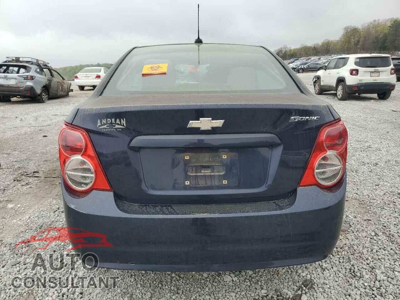 CHEVROLET SONIC 2015 - 1G1JB5SH9F4153355