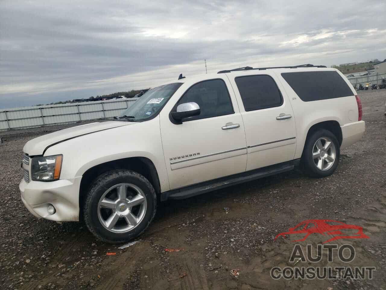 CHEVROLET SUBURBAN 2011 - 1GNSCKE08BR395572