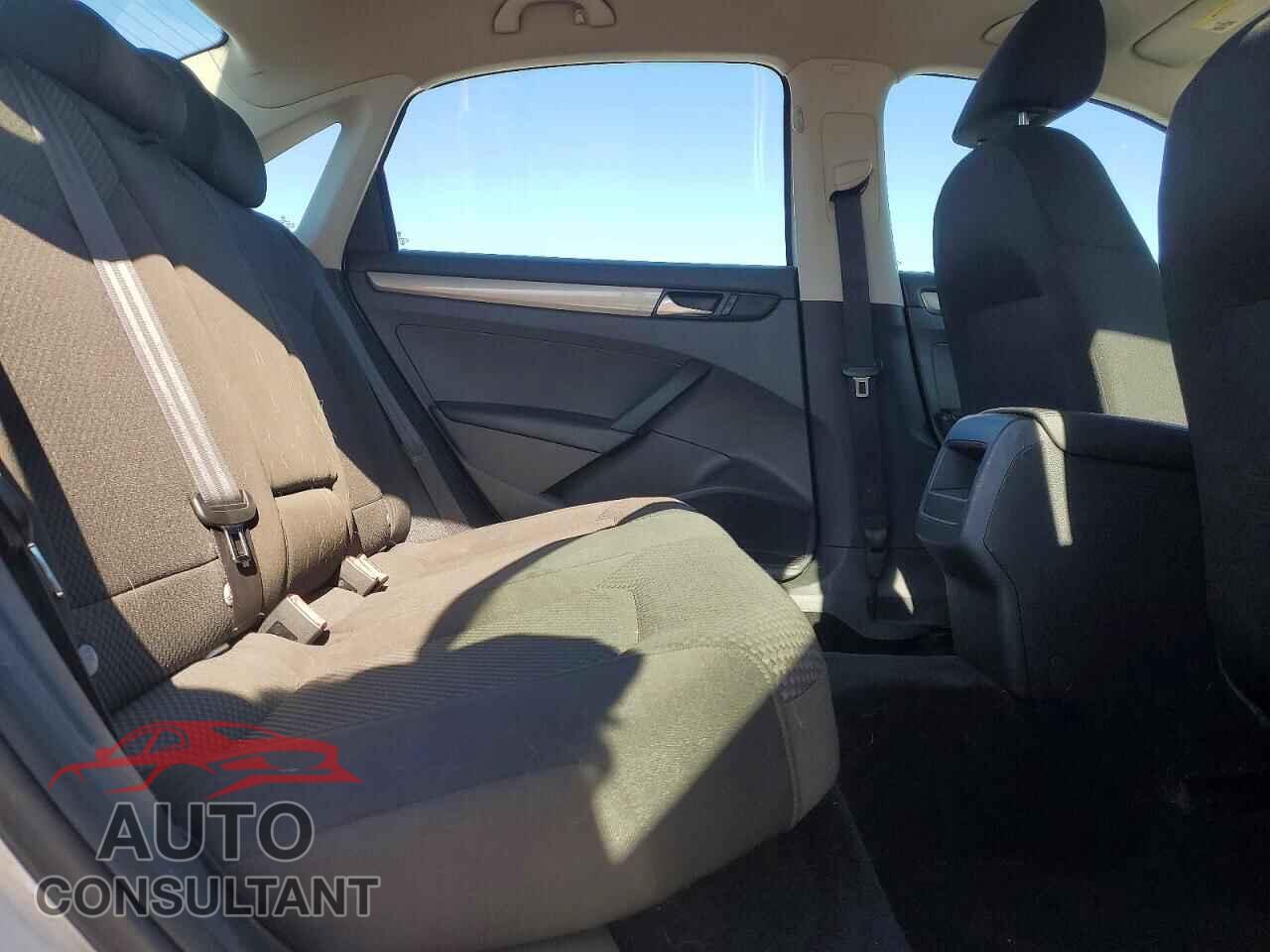 VOLKSWAGEN PASSAT 2013 - 1VWAP7A32DC093977
