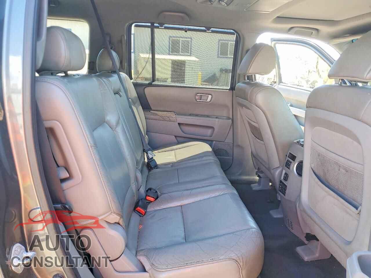 HONDA PILOT 2011 - 5FNYF4H97BB048188