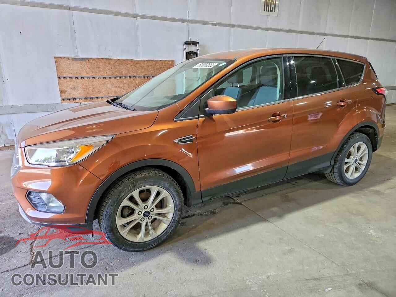 FORD ESCAPE 2017 - 1FMCU0GD8HUE70013