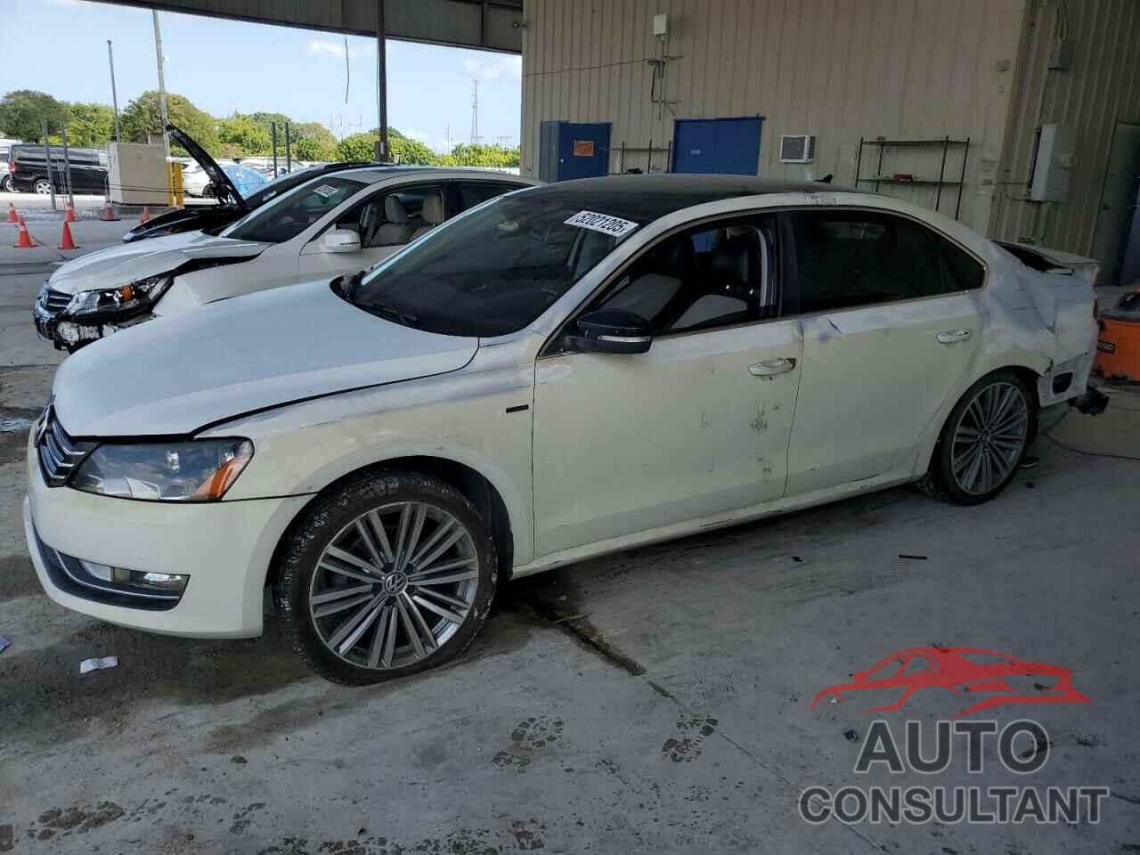VOLKSWAGEN PASSAT 2015 - 1VWBS7A33FC026231