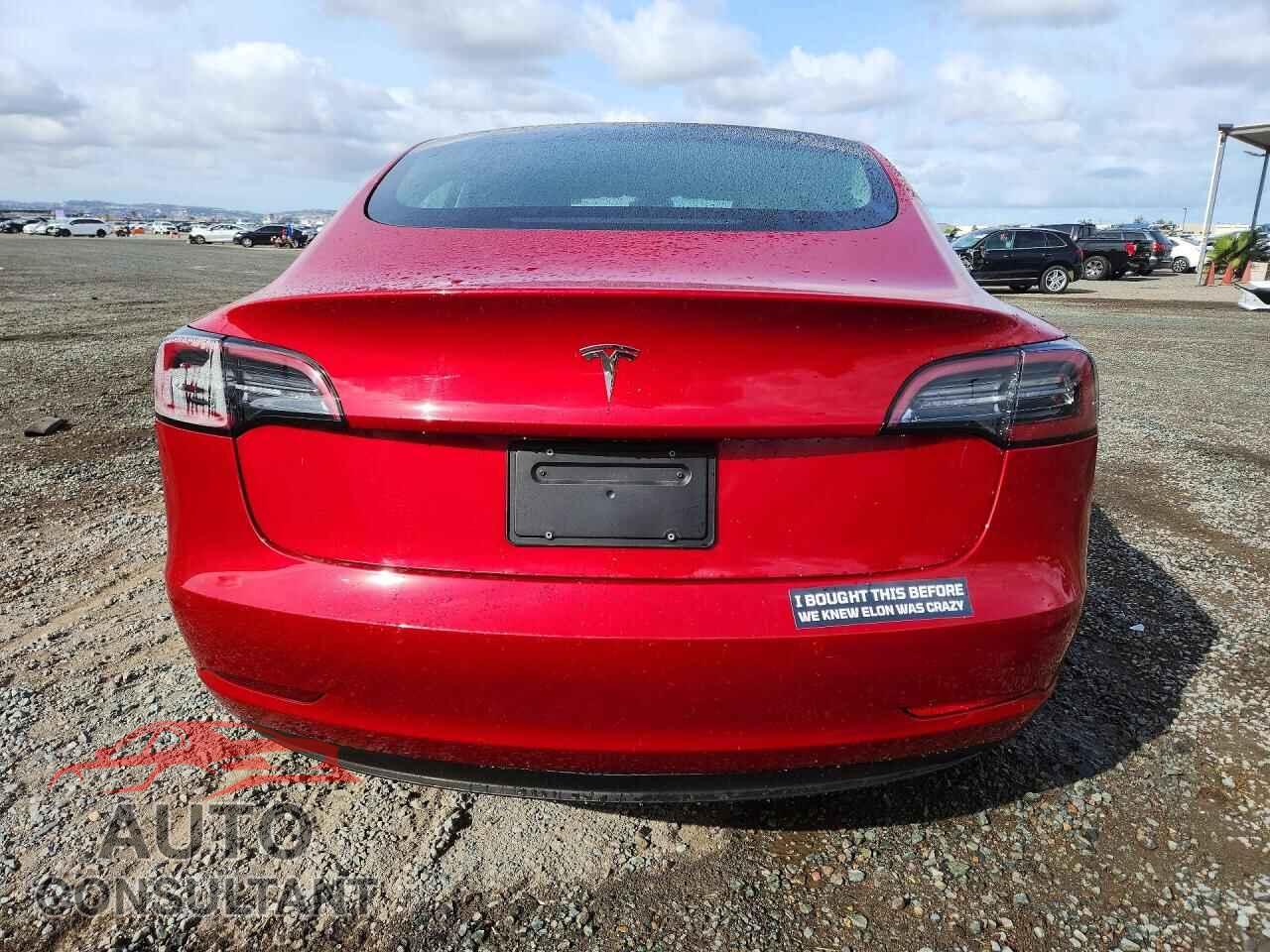 TESLA MODEL 3 2021 - 5YJ3E1EAXMF996162