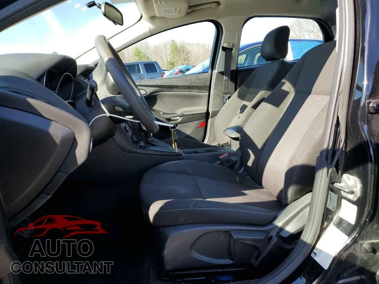 FORD FOCUS 2018 - 1FADP3FE9JL306394