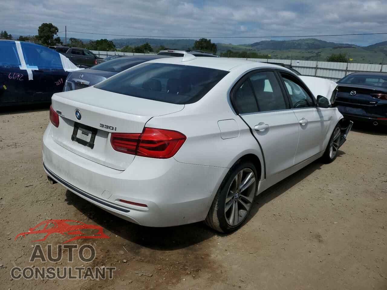 BMW 3 SERIES 2018 - WBA8D9G58JNU72378