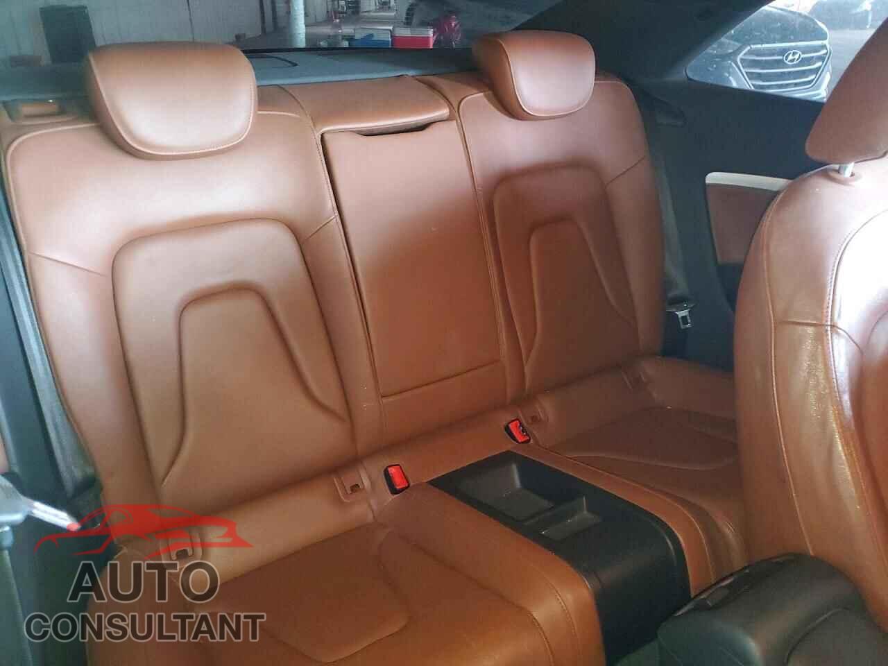 AUDI A5 2011 - WAULFAFR0BA081812