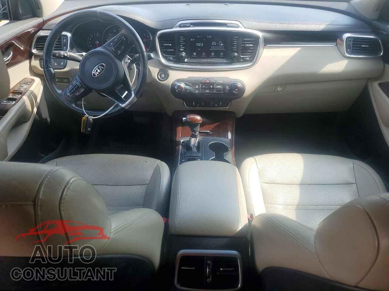 KIA SORENTO 2017 - 5XYPHDA56HG318803