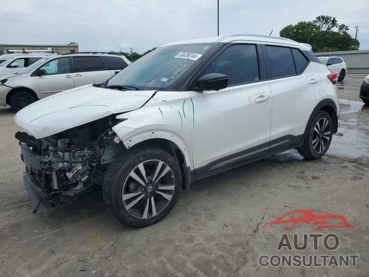 NISSAN KICKS 2019 - 3N1CP5CU0KL557875