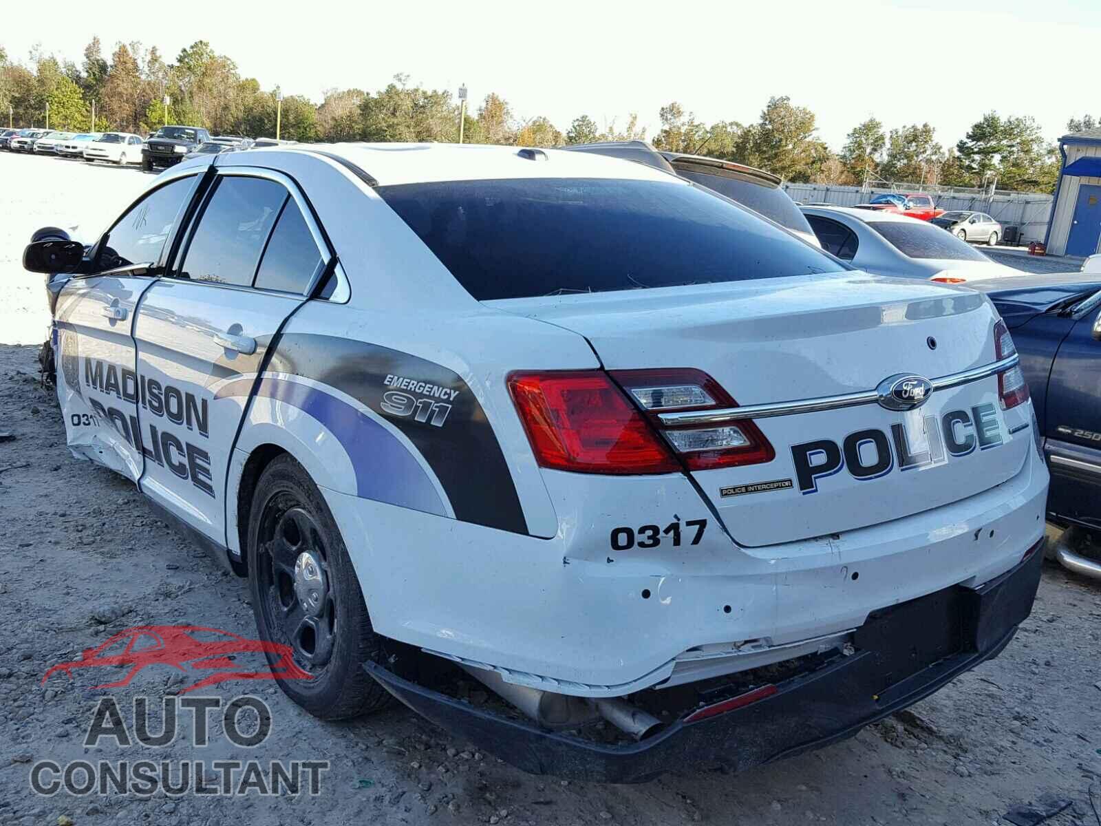 FORD TAURUS 2018 - 1FAHP2L82JG104225